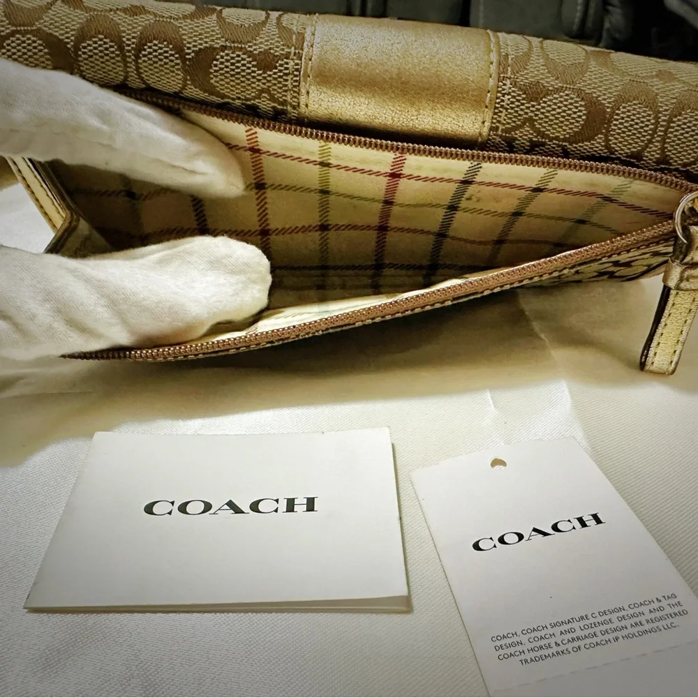 Vintage Coach Brown and Gold Wallet clutch - Picture 13 of 17